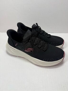 Skechers Women’s Black Edgeride Slip Ins Walking Shoes Swift Fit Hands Free